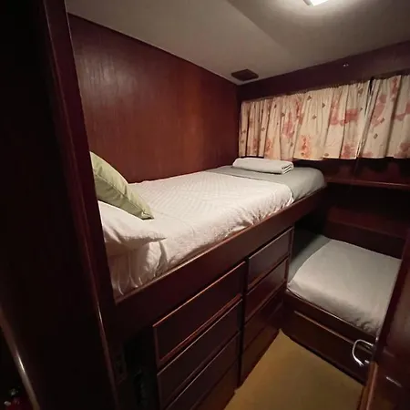 船屋 Yacht Our Alissa