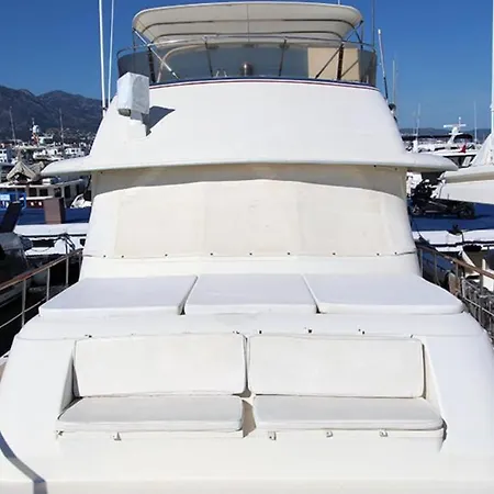 Yacht Our Alissa 船屋 *