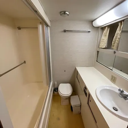 Yacht Our Alissa 船屋 圣阿德里安-德贝索斯